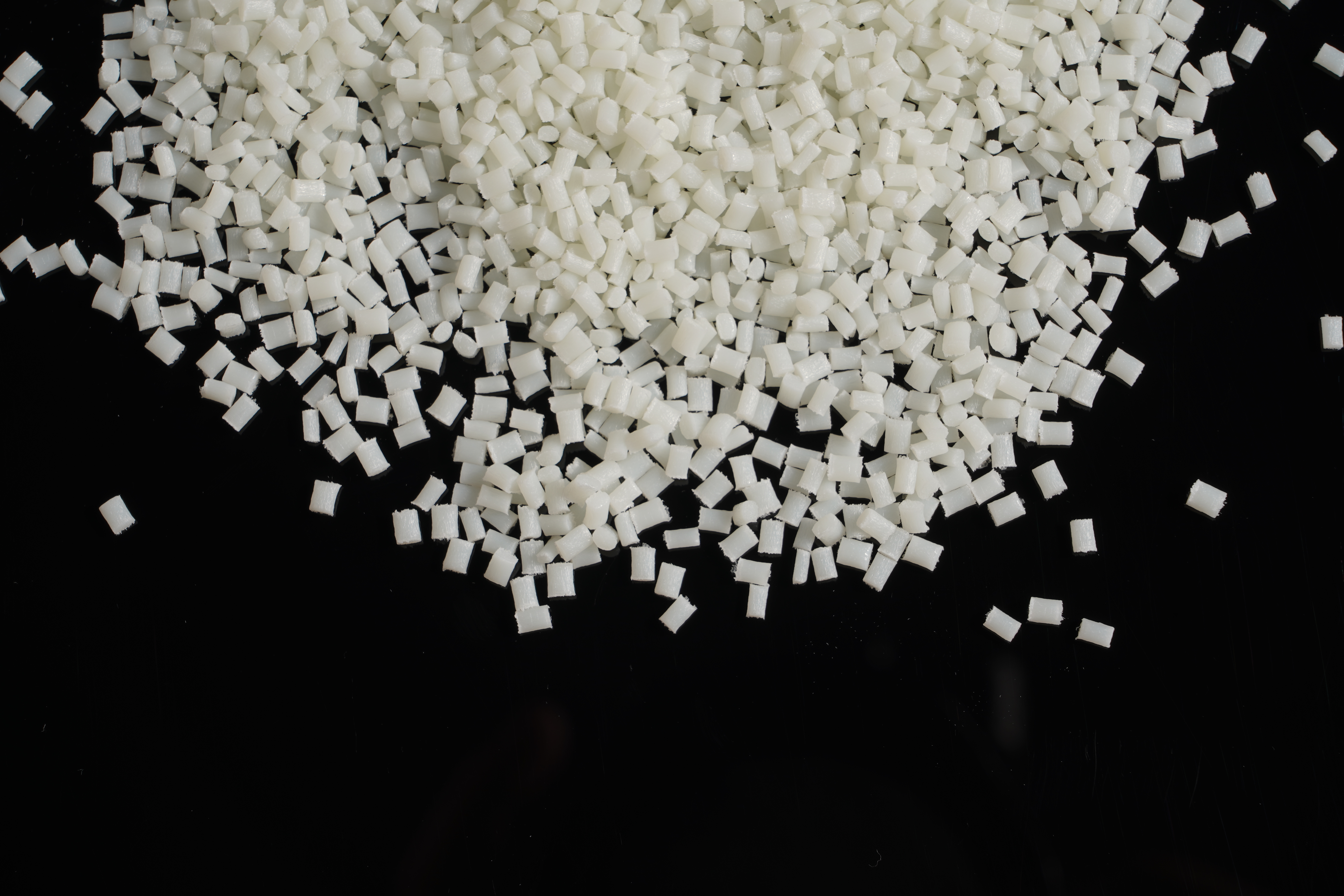 ما هي مزايا وعيوب مواد البولياميد 6 والبولي أميد 66؟