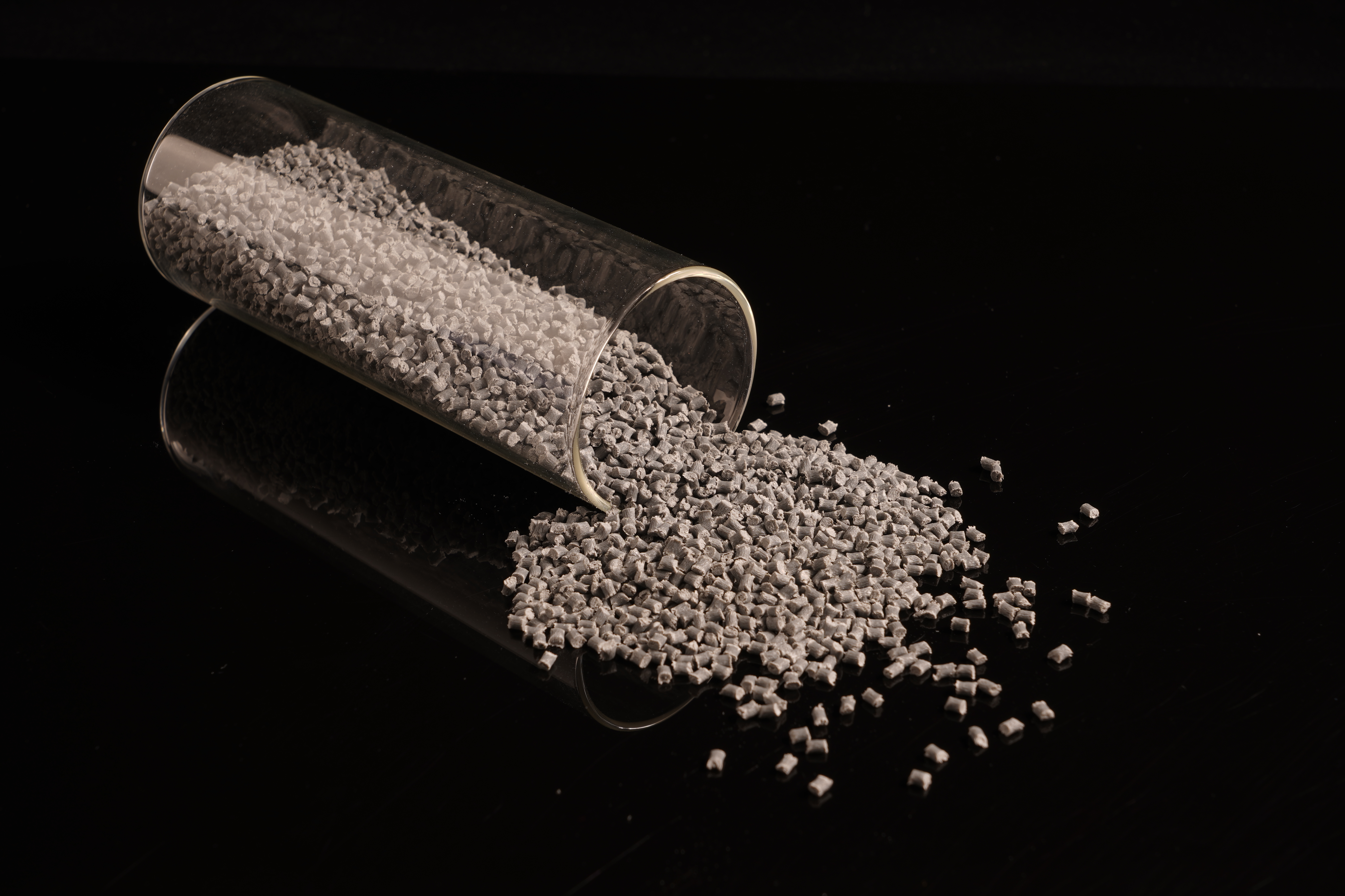 تحديات صب الحقن مع PA66 والحلول